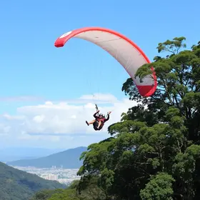 acidente de parapente em Niterói